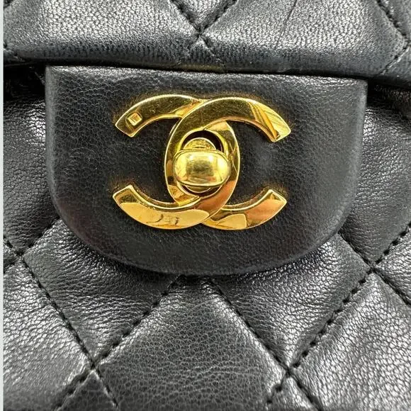 Vintage Authentic Chanel Lambskin medium Classic Double flap with 24k gold - Picture 9 of 16